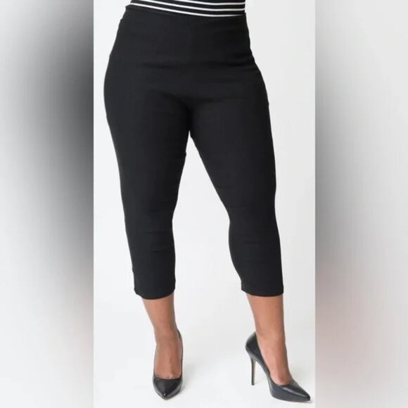 Unique Vintage Pants - Unique Vintage Black Capri Pants